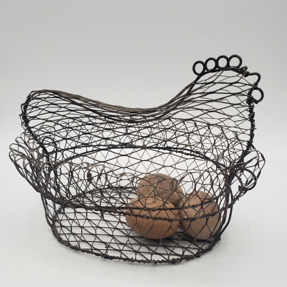 Wire Nesting Hen And 3 Rock Eggs - Picture 1 of 5